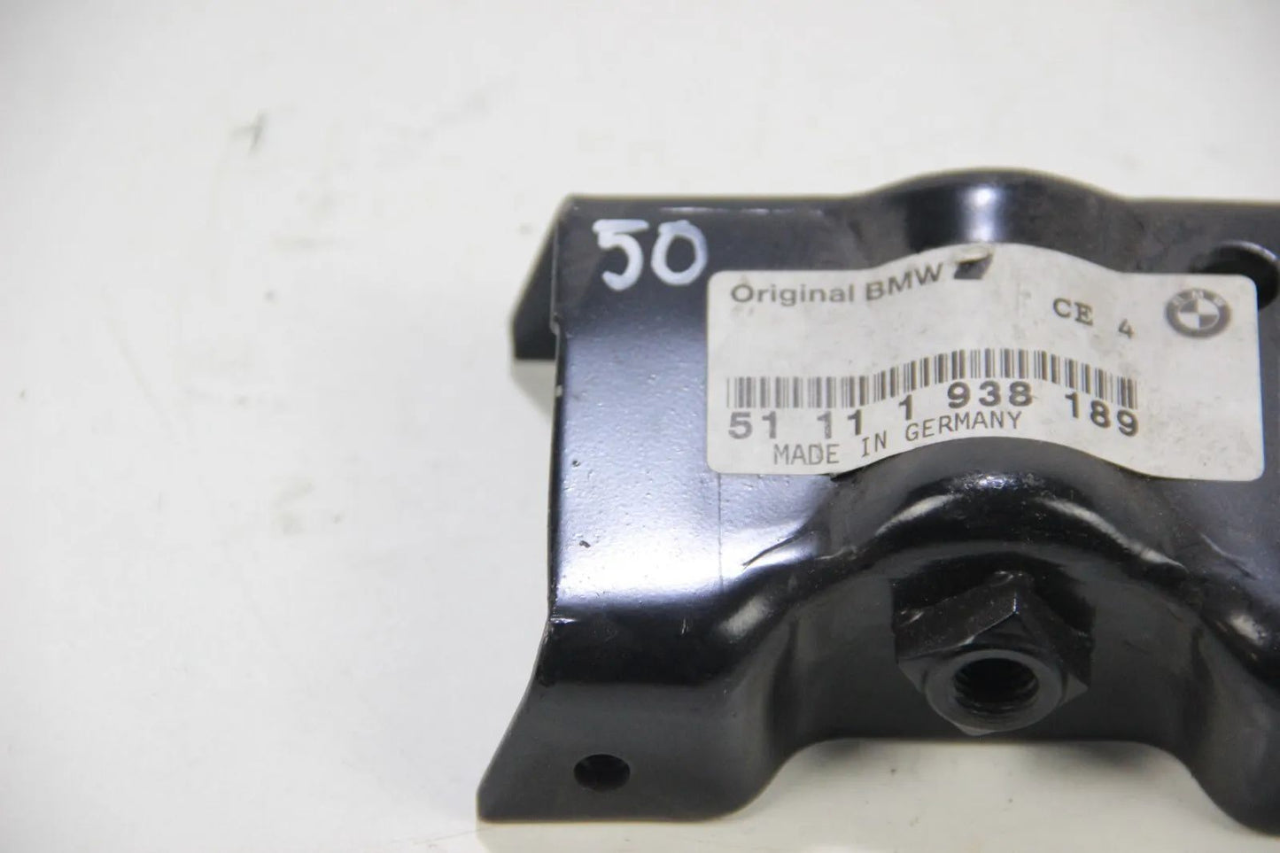 Original BMW E32 730i-750iLS Halter vorne Stoßstange Bumper 51111938189