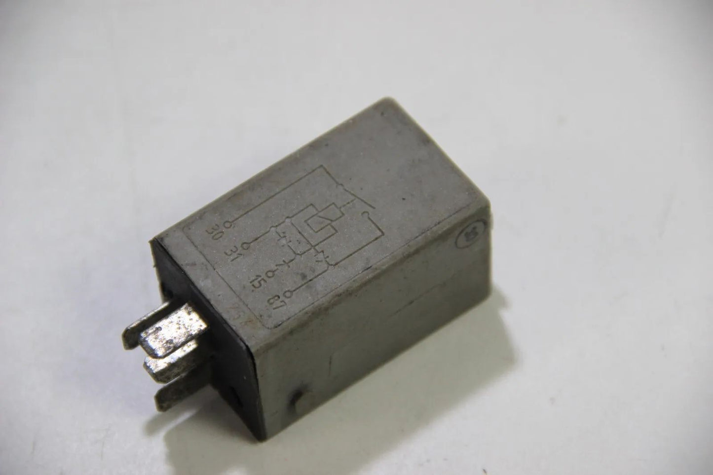 Original Bosch E32 E31 E34 Relais Niveauregulierung 0332512151 Oldtimer