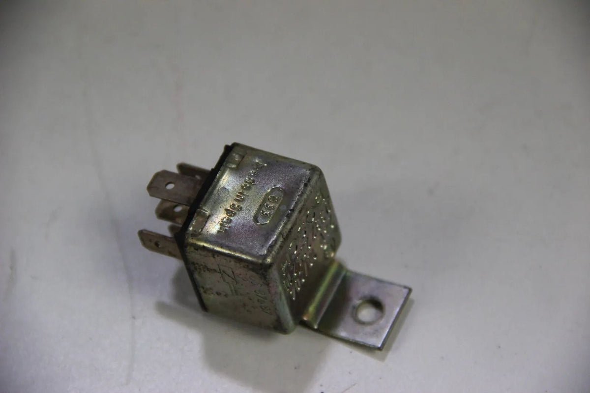 Original Bosch Relais Relay 24V 10/20A 0332204210  Oldtimer Relais