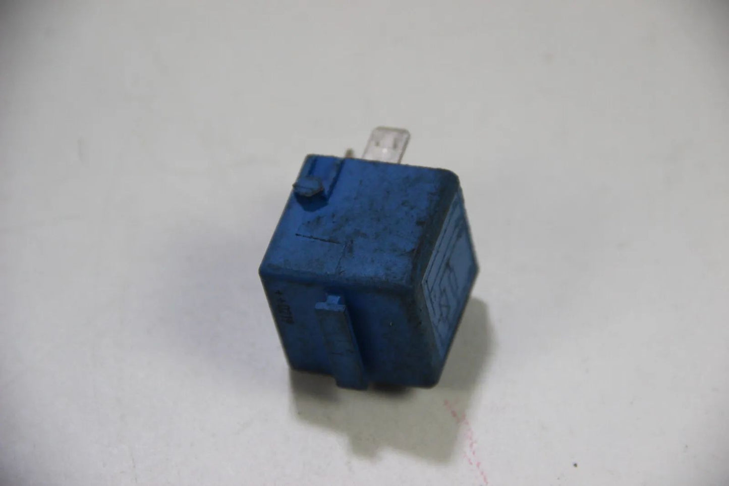 BMW E81 E36 E46 E90 E92 E39 Relais Relay Schliesser himmelblau 61366915327