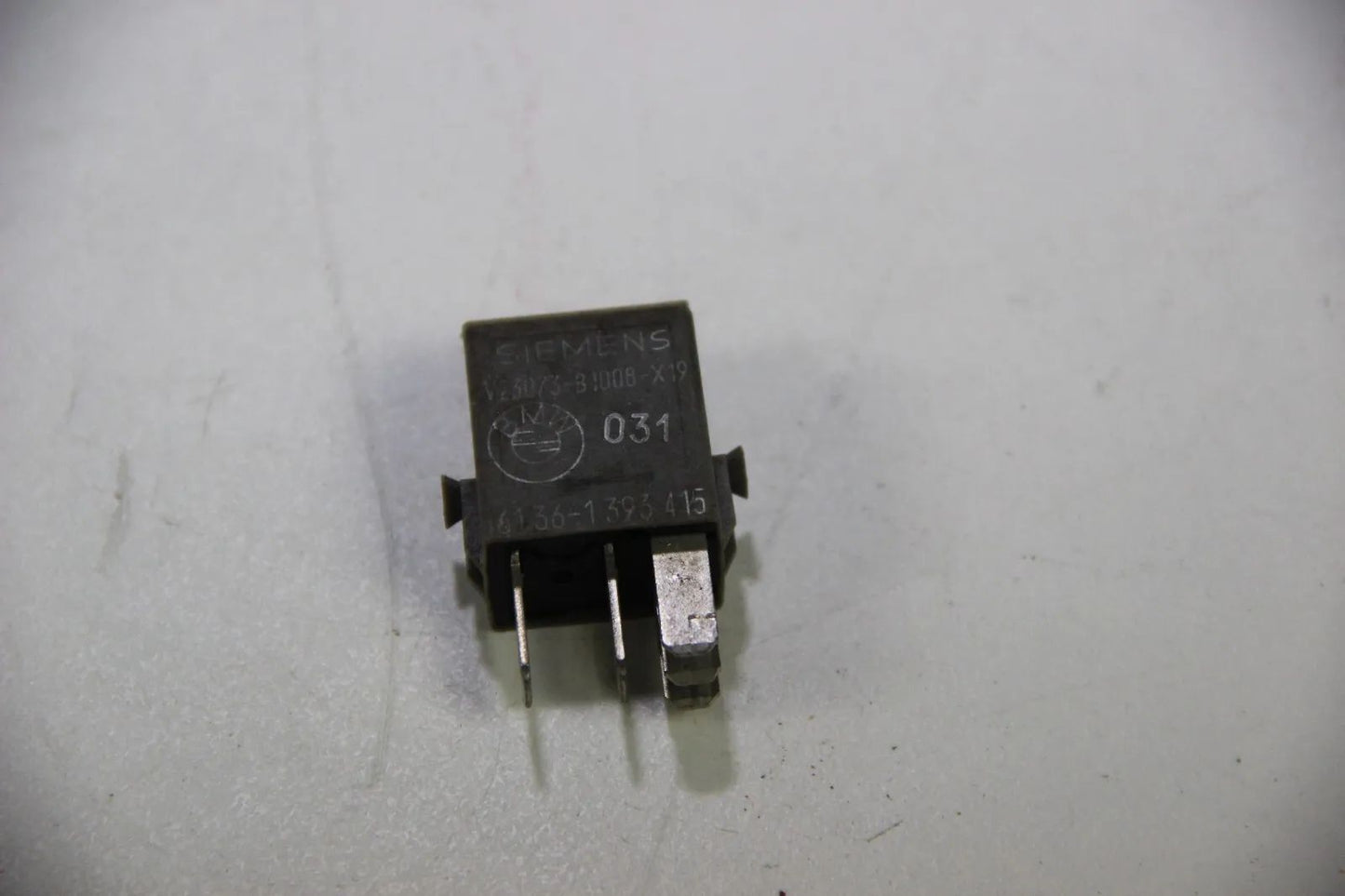 Original BMW E36 E90 E34 E32 E38 Minirelais Relay  Wechsler grau 61361393415