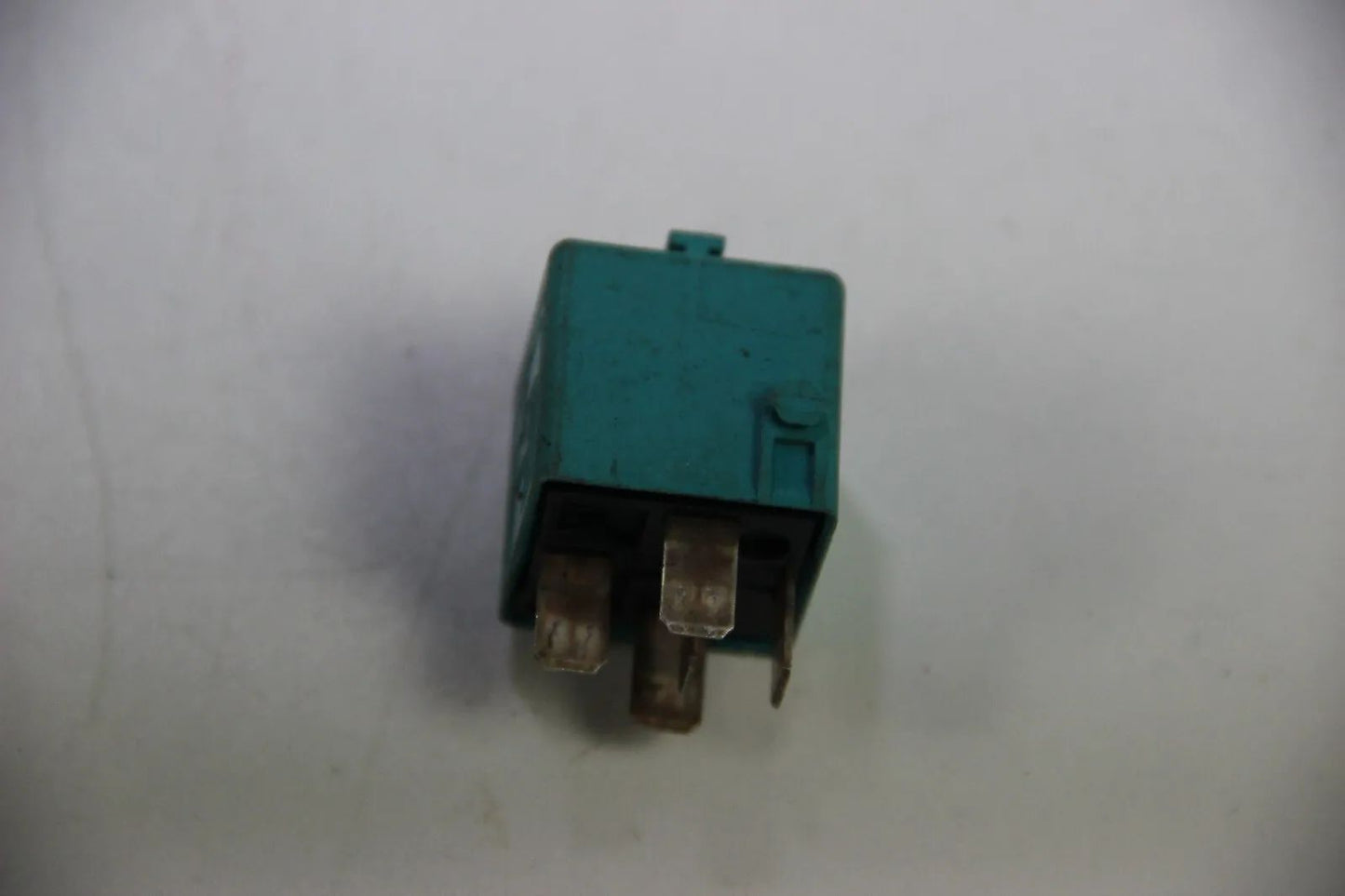 BMW E36 E34 E24 E32 E38 E31 Relais Relay Schliesser türkisblau 61361388910