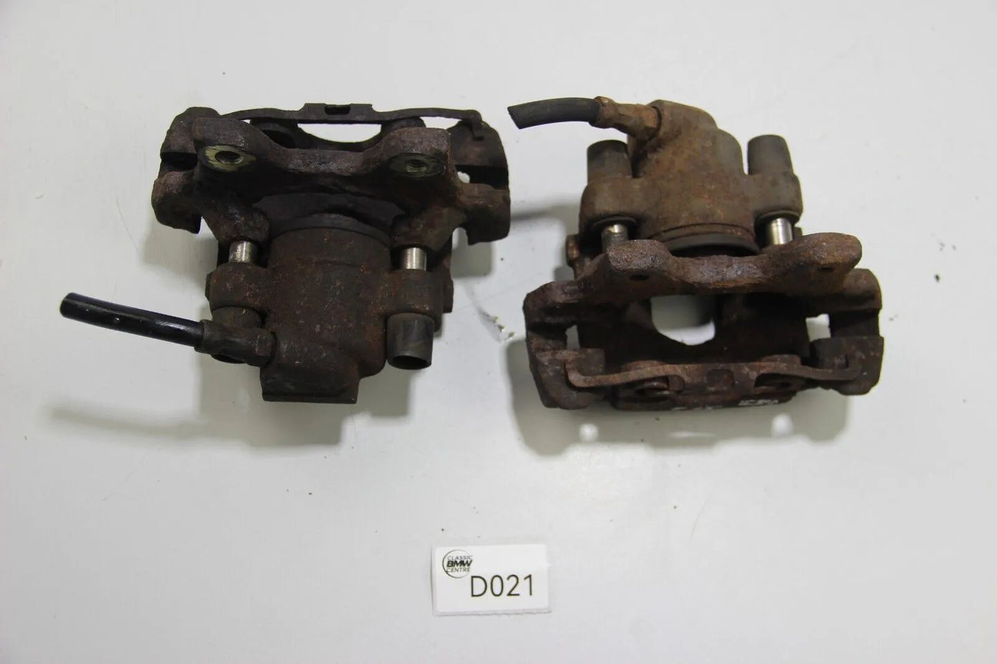 BMW Original Oldtimer E34 535 Bremssattel paar hinten mit Sattelträger