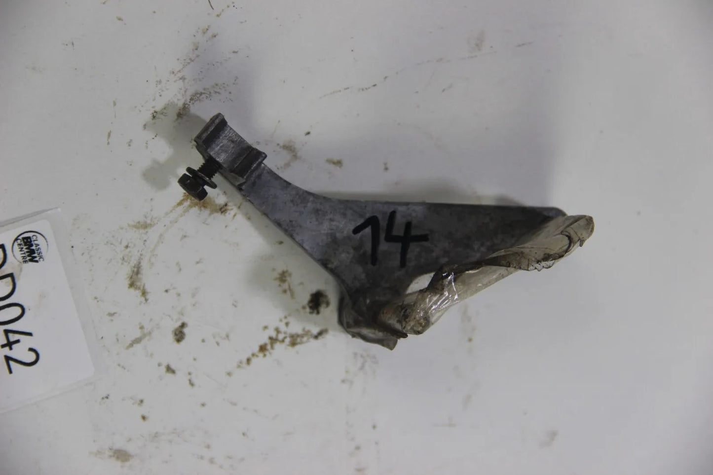 Original BMW E24 E26 M1 E28 M5 M88  Motorkabelbaum Halterung M635csi Bracket