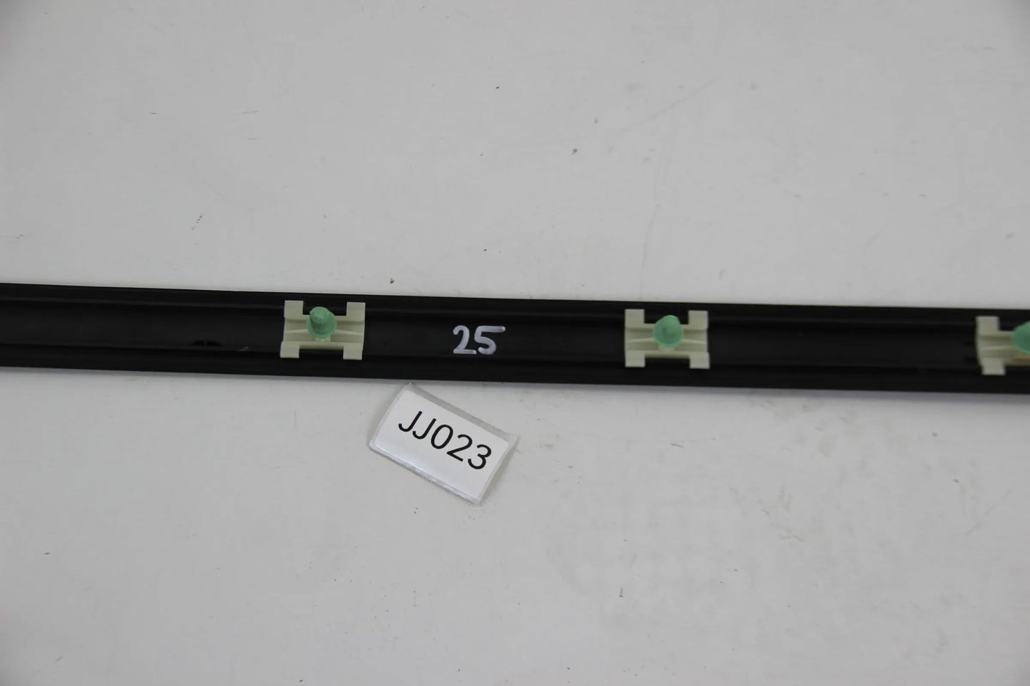 Original BMW E39 M5 S62   Stossleiste Tür hinten links SCHWARZ 51138159297