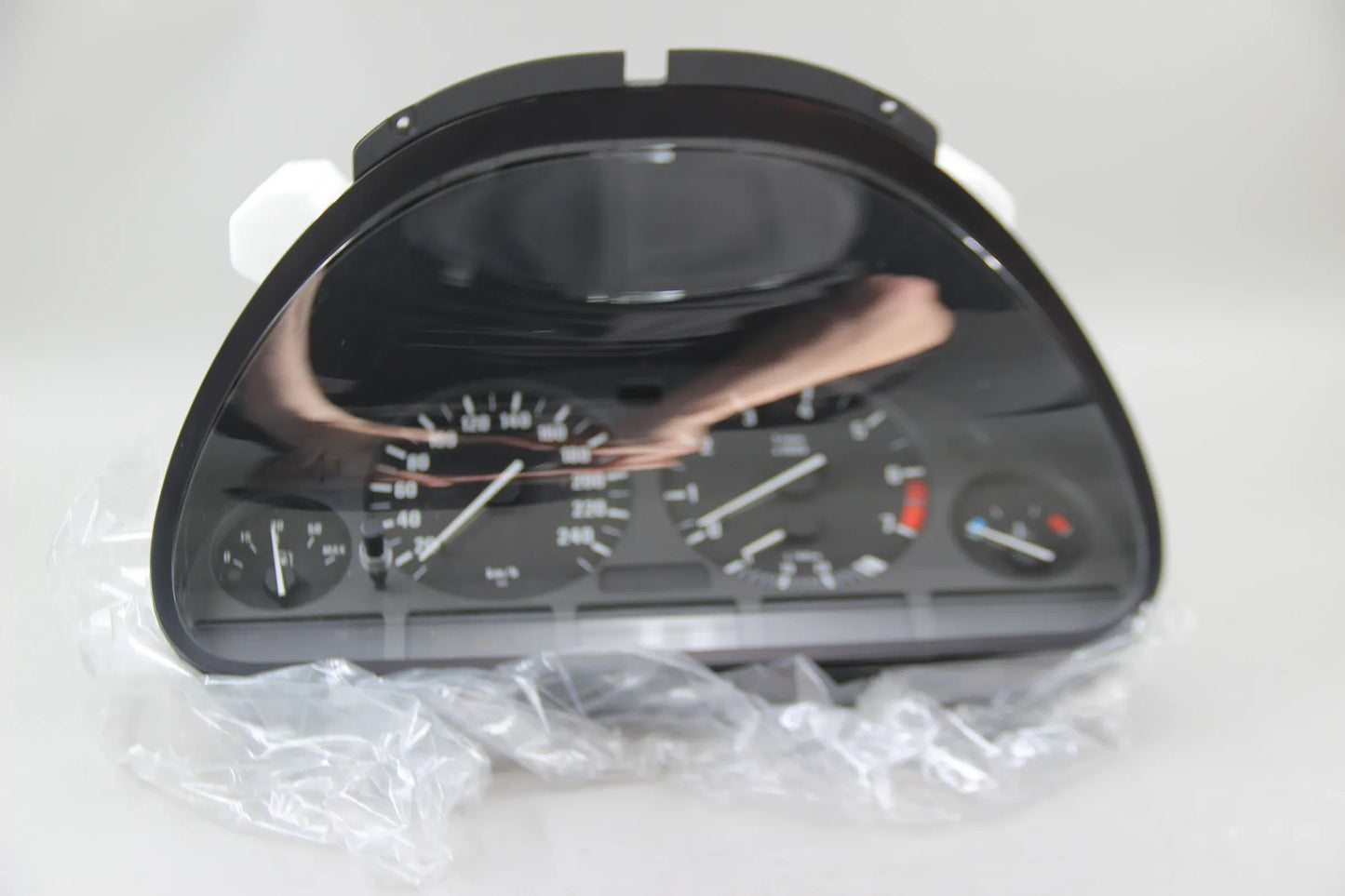 Orig. BMW E39 520i-540i Tacho Instrumentenkombination uncodiert KM/H 62106942225