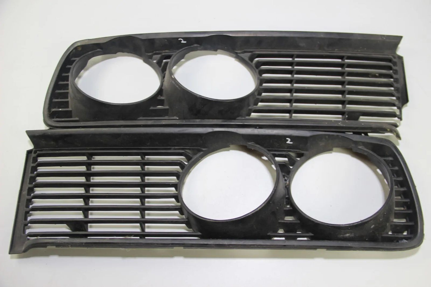 Original BMW E12 5er Zierleiste Scheinwerfer Rahmen Grille paar 1817569 1817570