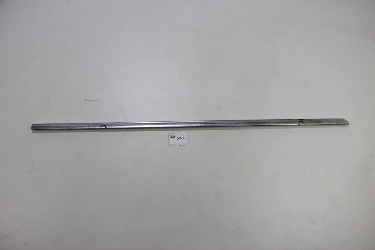 Original BMW E28  Schachtleiste Chrom vorne rechts 1880546 Leiste Trim right OEM