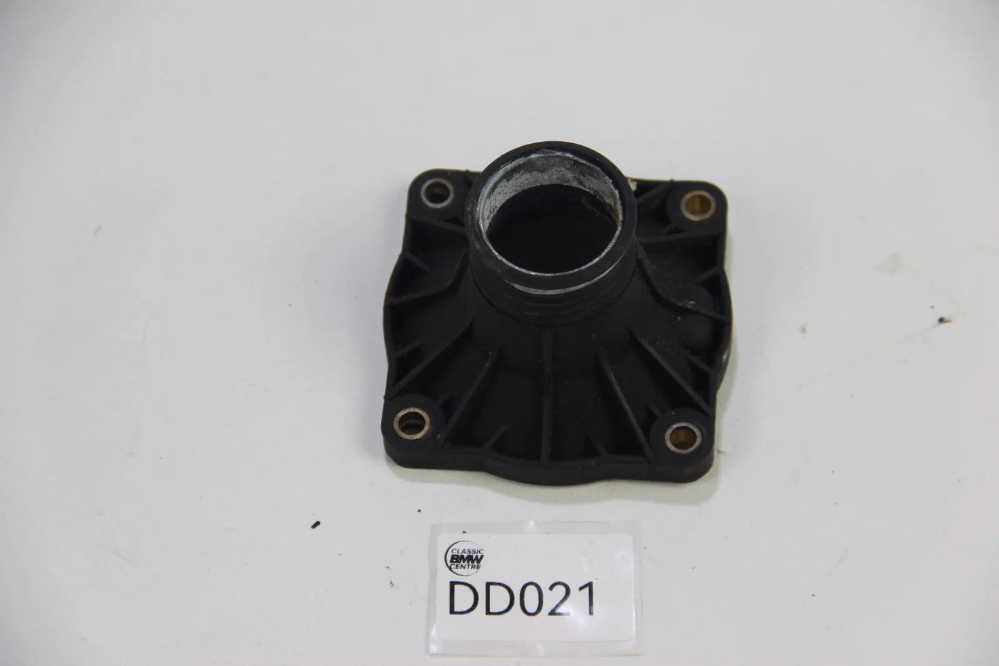 Original BMW E34 E32 E38 E31 M60 Wasseranschluss Thermostatgehäuse 1720173