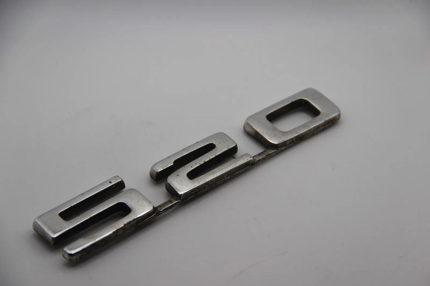 Original BMW E12 520 Modellbezeichnung Emblem Badge Schriftzug  Typenschild