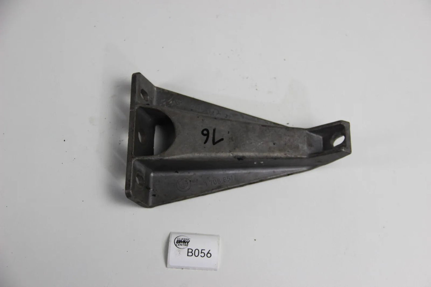 Original BMW E32 M34 Stütze Halterung Ansaugbrücke 1708851 5er 7er Bracket