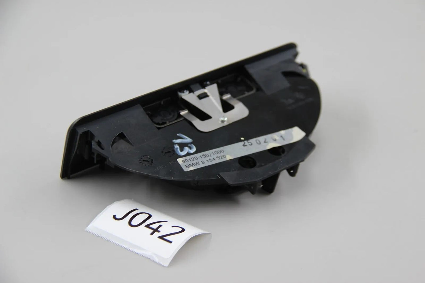 Original BMW E39 Limo/Touring  Getränkehalter hinten schwarz NOS  51168184520