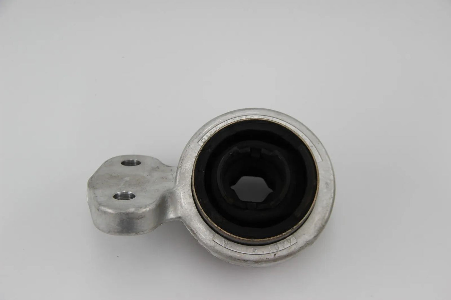 Original BMW E46 E85 E86  Satz Halter mit Gummilager D=66MM NOS 31126757623