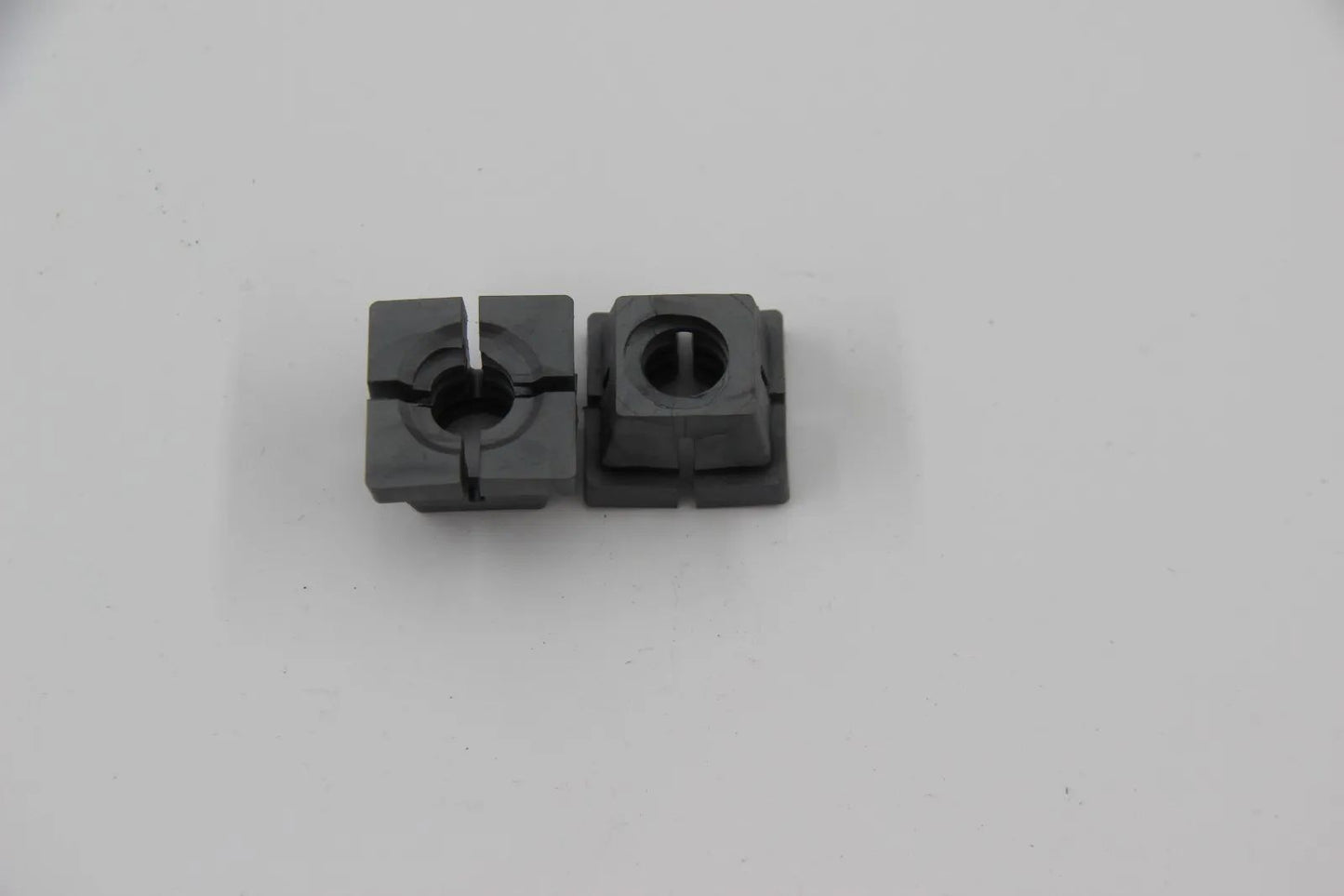 Original BMW E21 E30 E12 E28 E24 E23 Z1 Gewindeeinsatz NOS 2Stk 71111113291