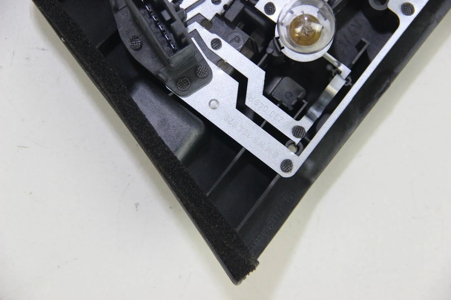 NEU Original BMW E46 Rücklicht Lampenträger rechts NOS 63218364926 Heckleuchte