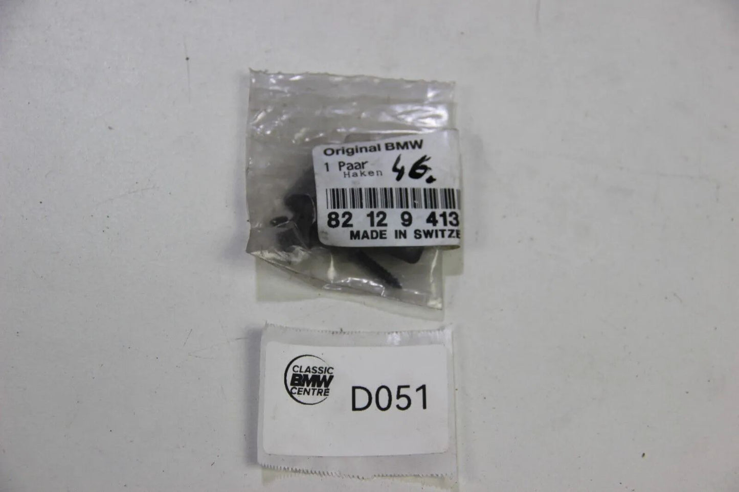 NEU Original BMW E30 E28 E23 1 Paar haken Sonnenrollo NOS 82129413178 OEM