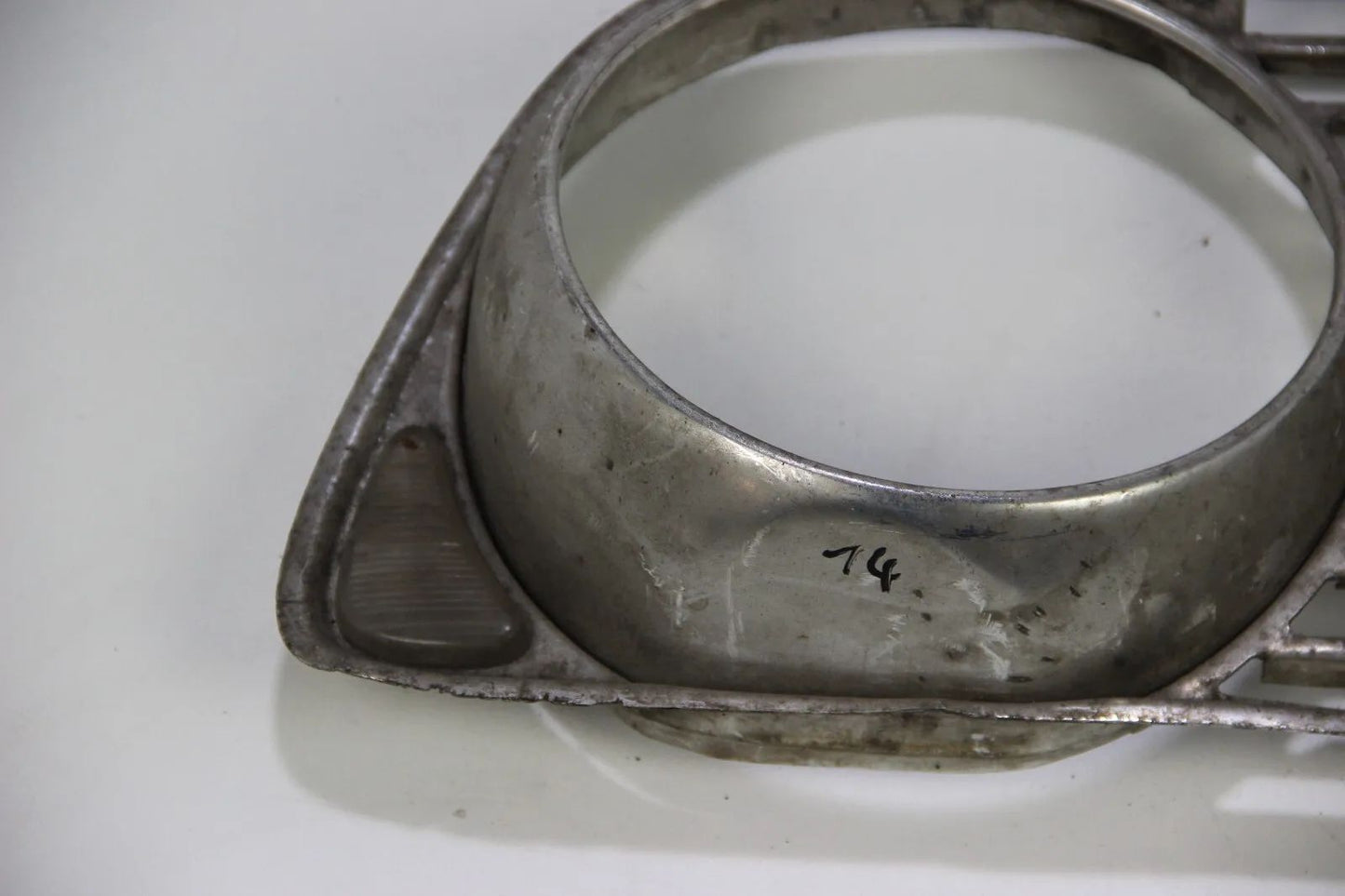 BMW E10 1502 1602 1802 2002  Ziergitter vorne Chrom Rechts Zierleiste OEM