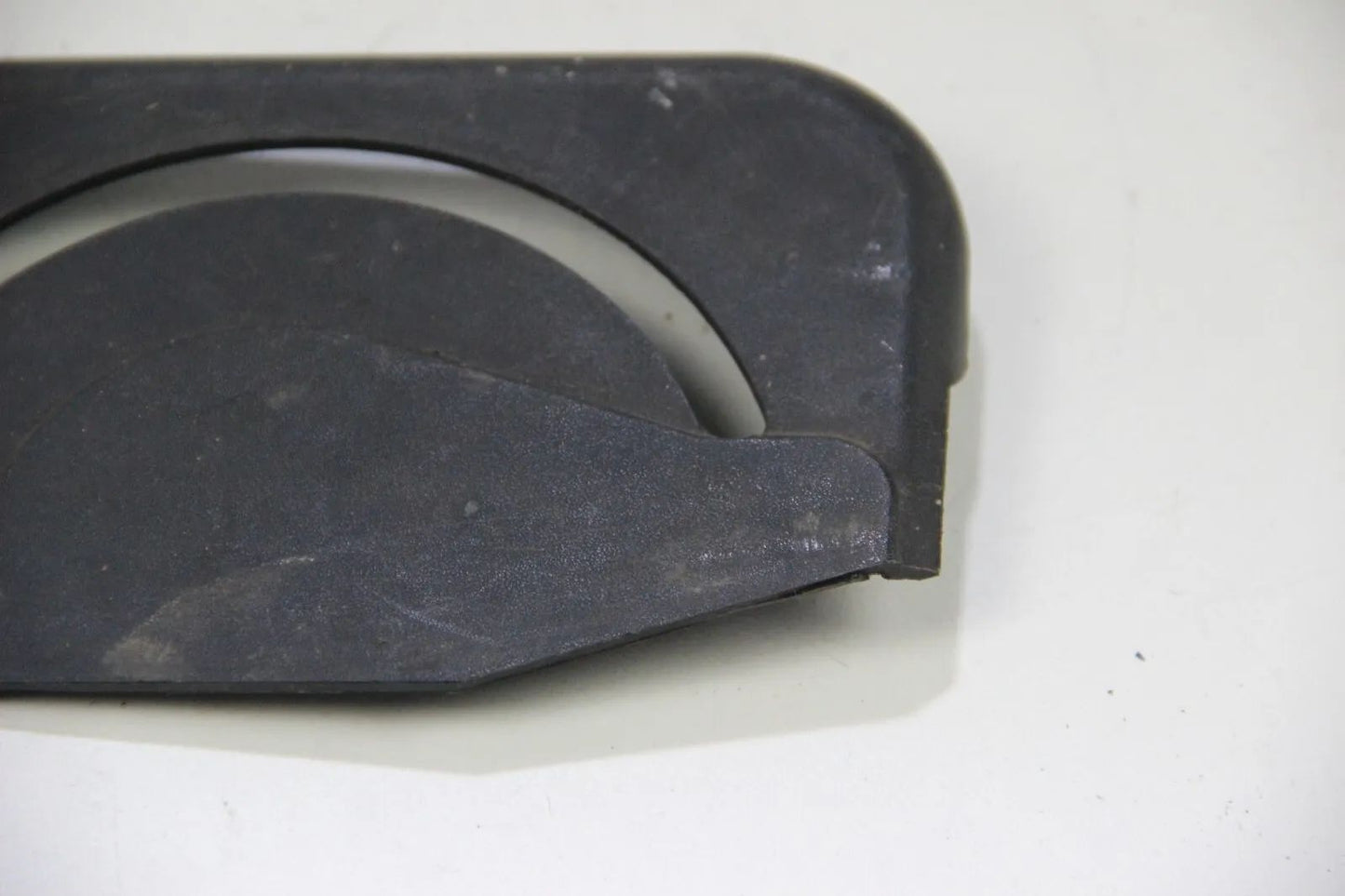 Original BMW E30 318i 320i 325i M3  Gurtdurchführung Links Cabrio 1935605