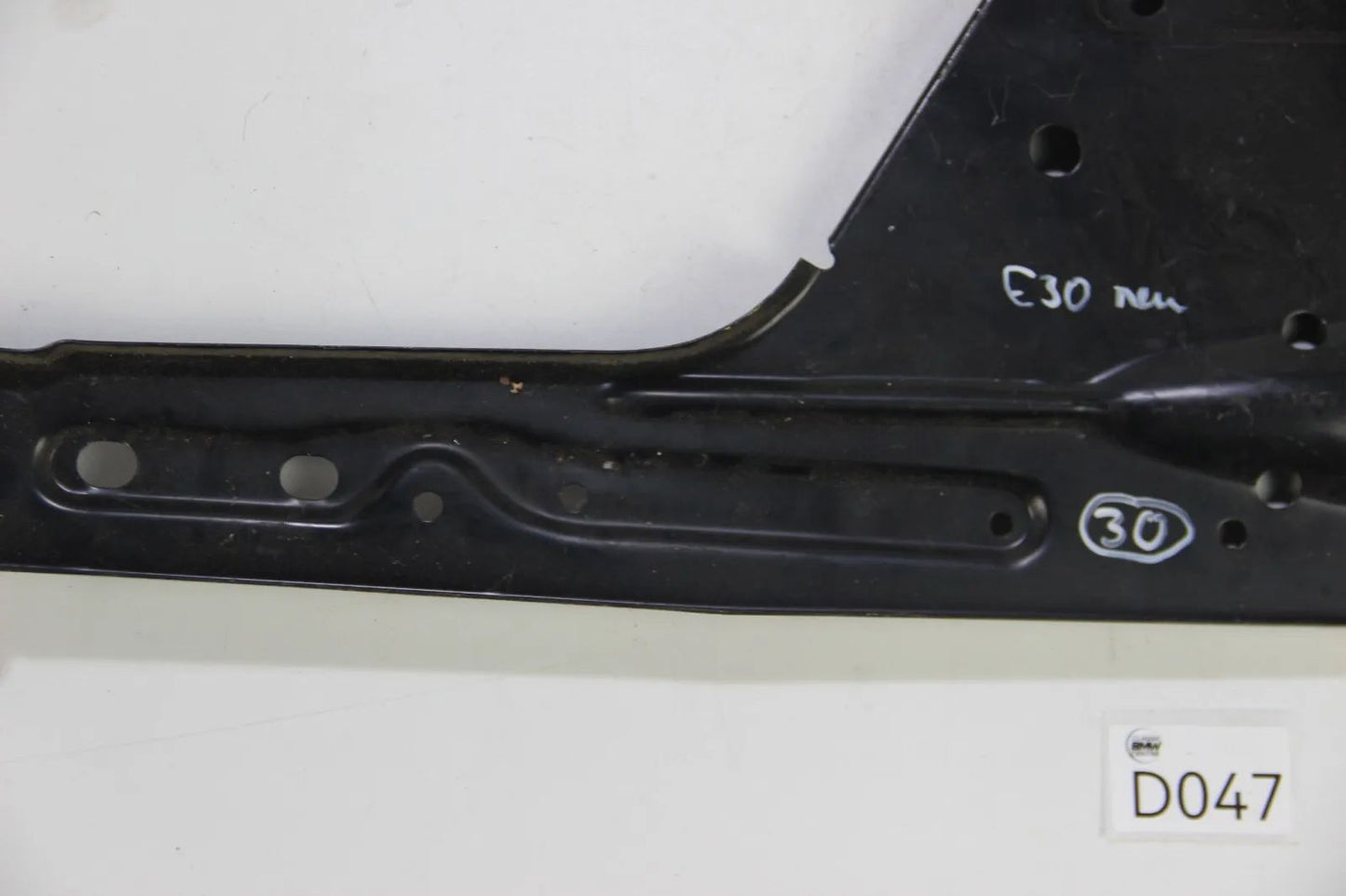 Original BMW E30 316i-325i M3 Schliessblech links Karosserieblech 41111966553