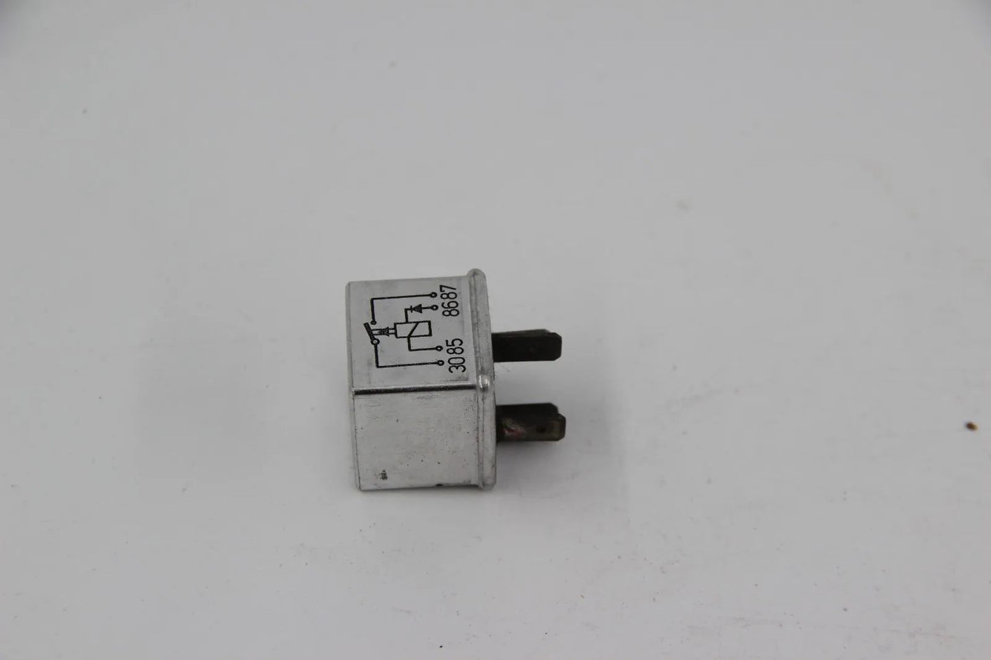 BMW E28 M5 S38 M535i M30 E24 630CSi-635CSi M30 Diodenrelais NOS 61311368504 NEU