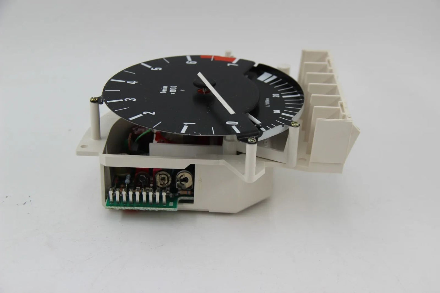 BMW E28 E24 Drehzahlmesser mit Verbrauchsanzeige L/100KM NOS 62131376425