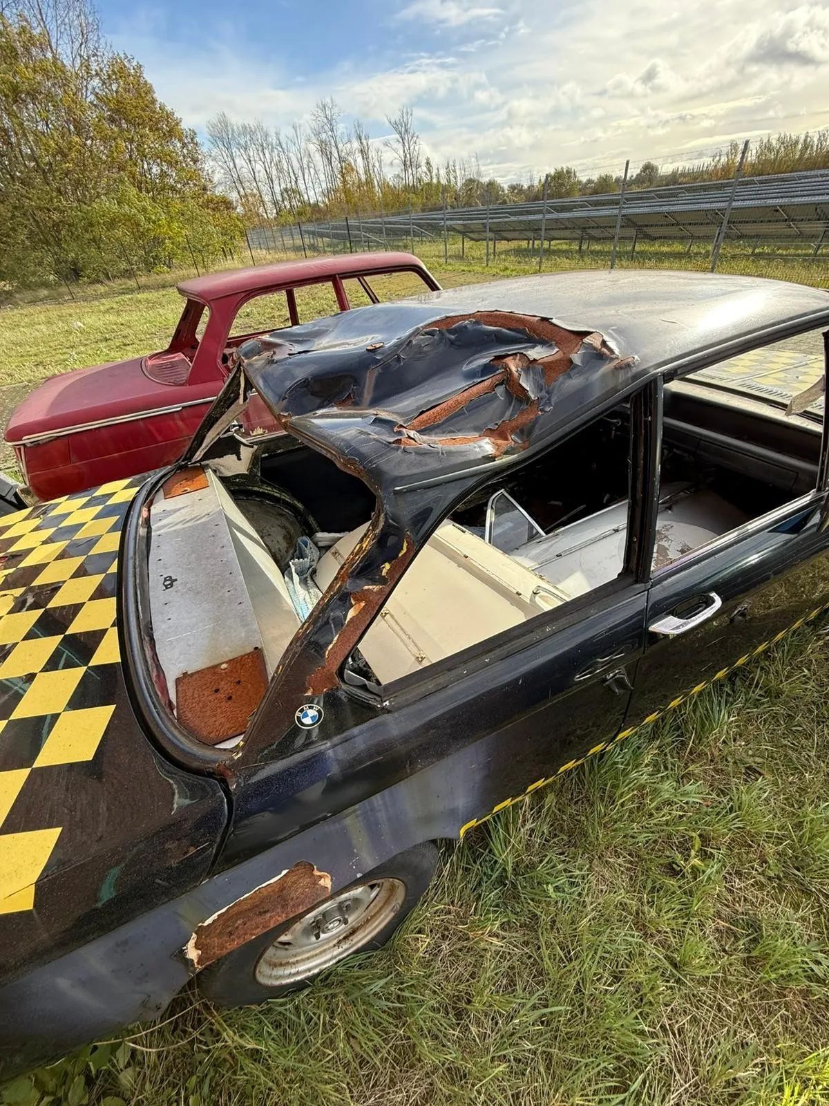 BMW 2002 Blechspender Teilespender Restaurationsobjekt Scheunenfund
