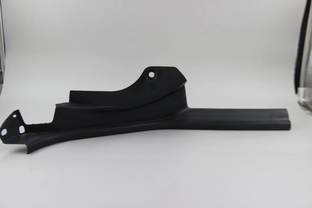 Original BMW E30 Einstiegsleistenblende hinten rechts schwarz 51478130054