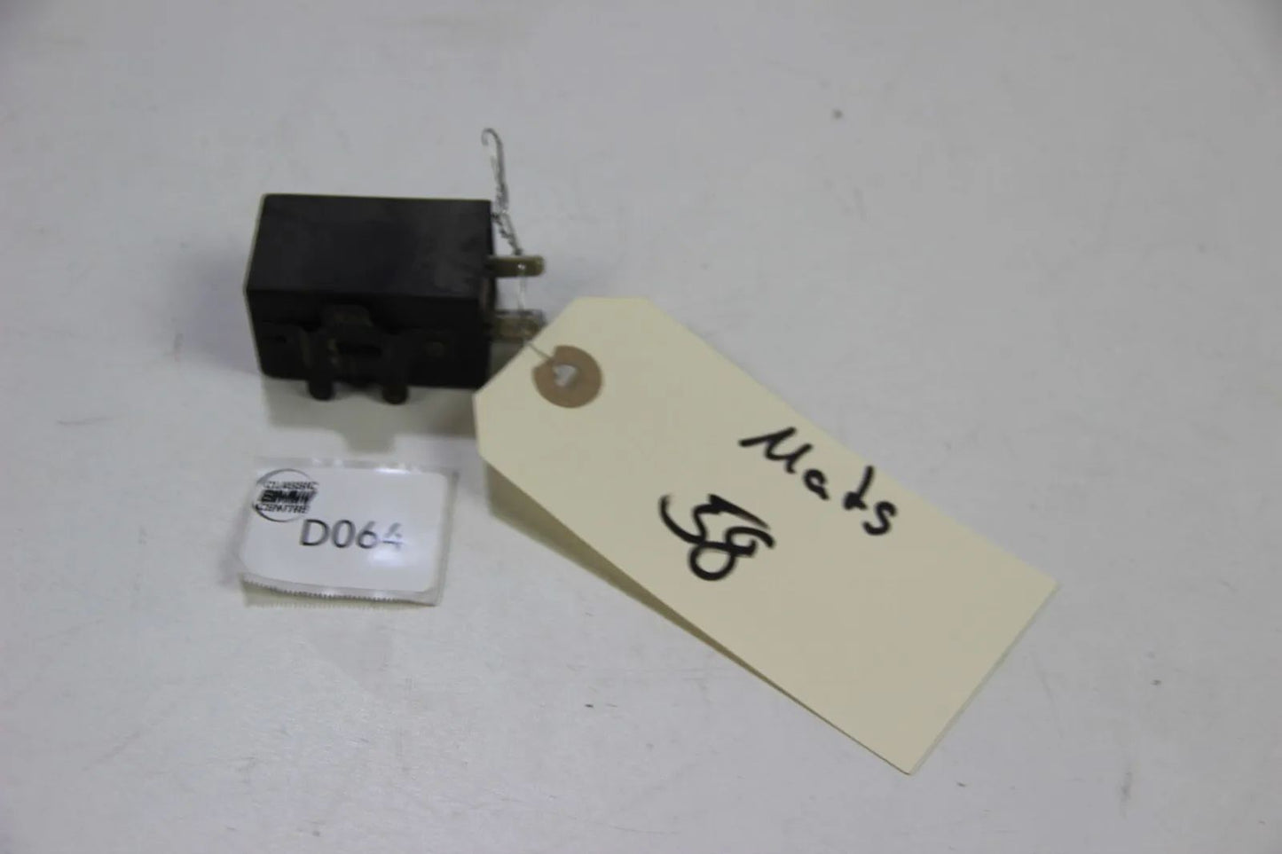 Original BMW E30 Relais Gurt Sicherheitsgurt Zeitsteuergerät 1372719 Relay 3er
