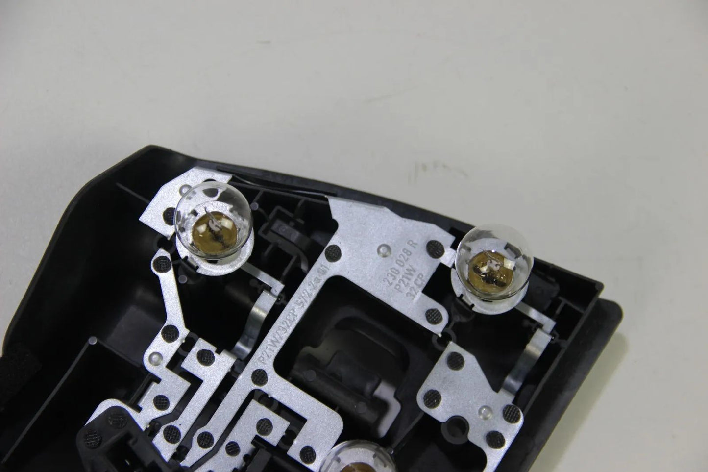 NEU Original BMW E46 Rücklicht Lampenträger rechts NOS 63218364926 Heckleuchte