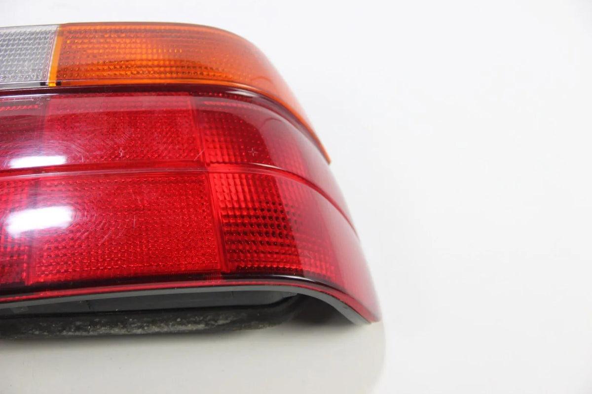 Original BMW E36 3er Heckleuchte Hinten Rechts Taillight Light 8357876