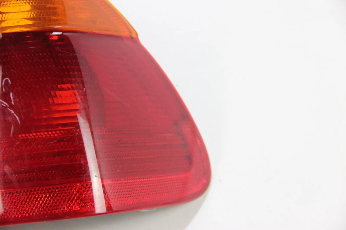 Original BMW E46 3er  Heckleuchte hinten rechts Taillight Light 8364922