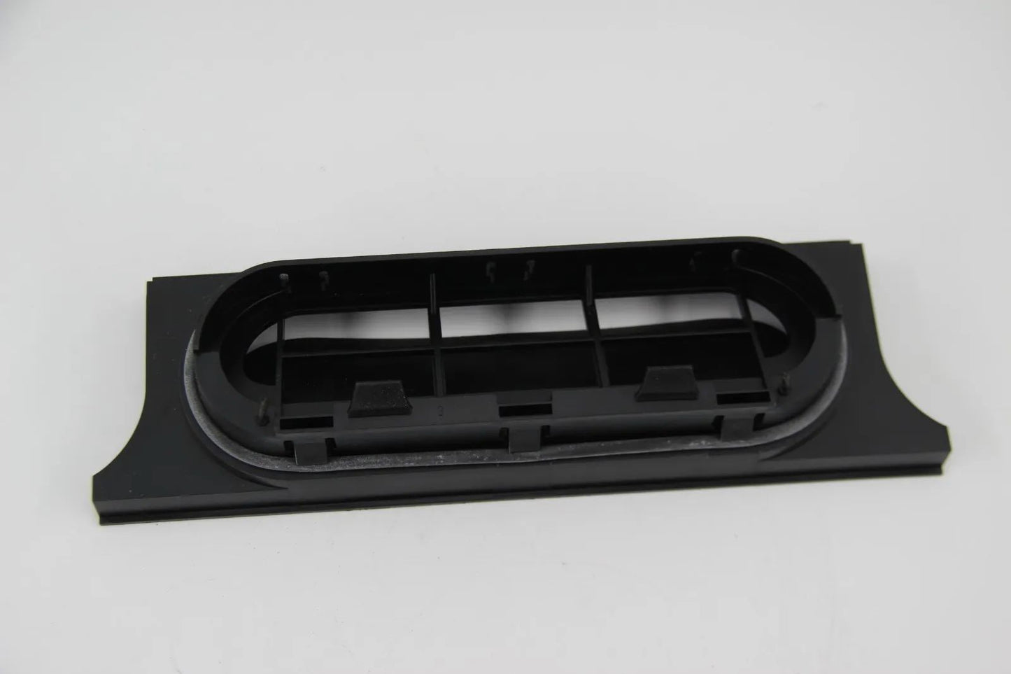 BMW E30 316 318i 320i 323i  Blende Heckentlüftung NOS 64221922277 Neu