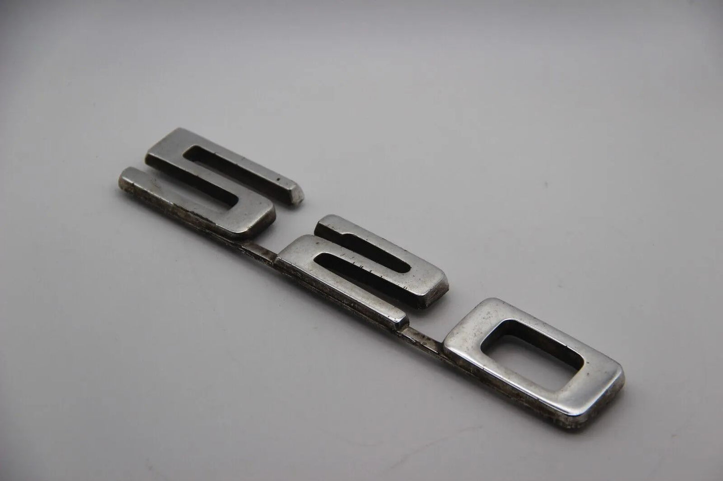 Original BMW E12 520 Modellbezeichnung Emblem Badge Schriftzug  Typenschild