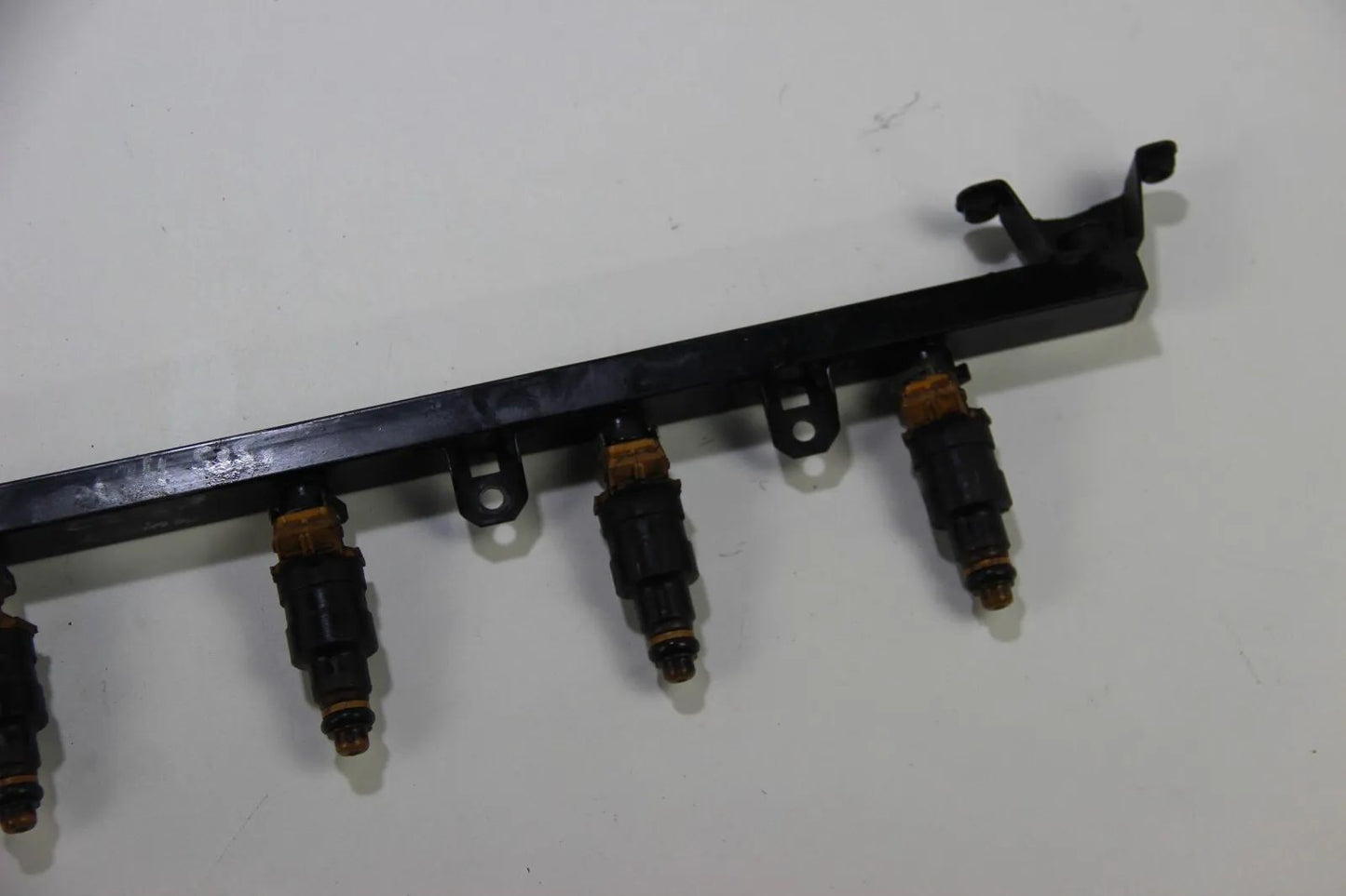 Original BMW E34 535i Einspritzleiste Fuelrail mit Injektoren 5er Benzin