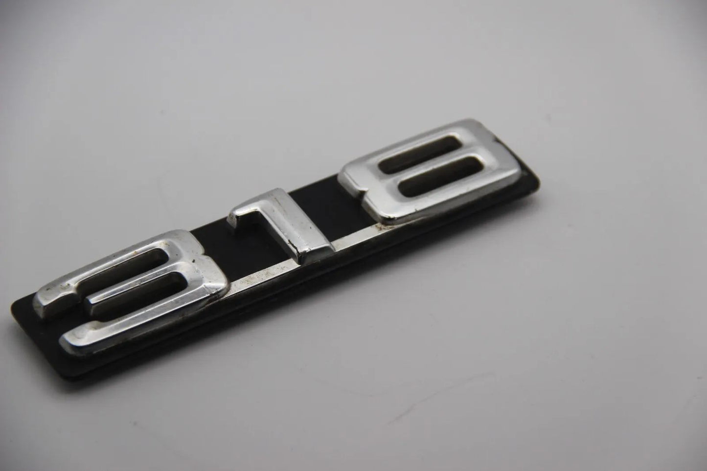 Original BMW E21 318  Modellbezeichnung Emblem Badge Schriftzug Typenschild