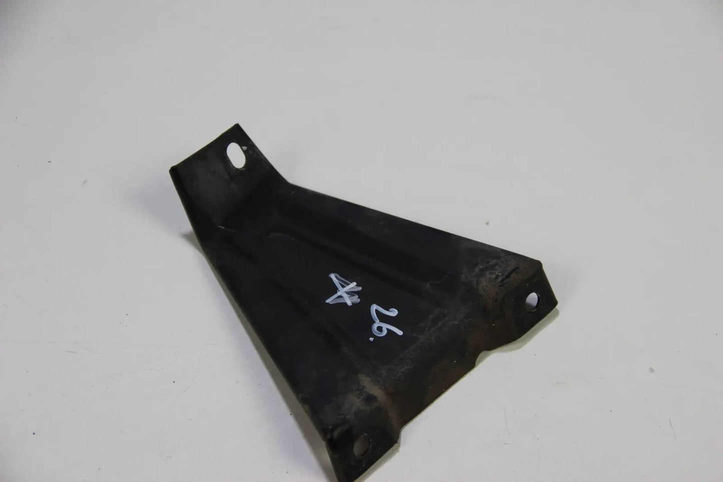 Original BMW E24 635csi ab 87' Halterung Mitte Frotnschürze 51111861258