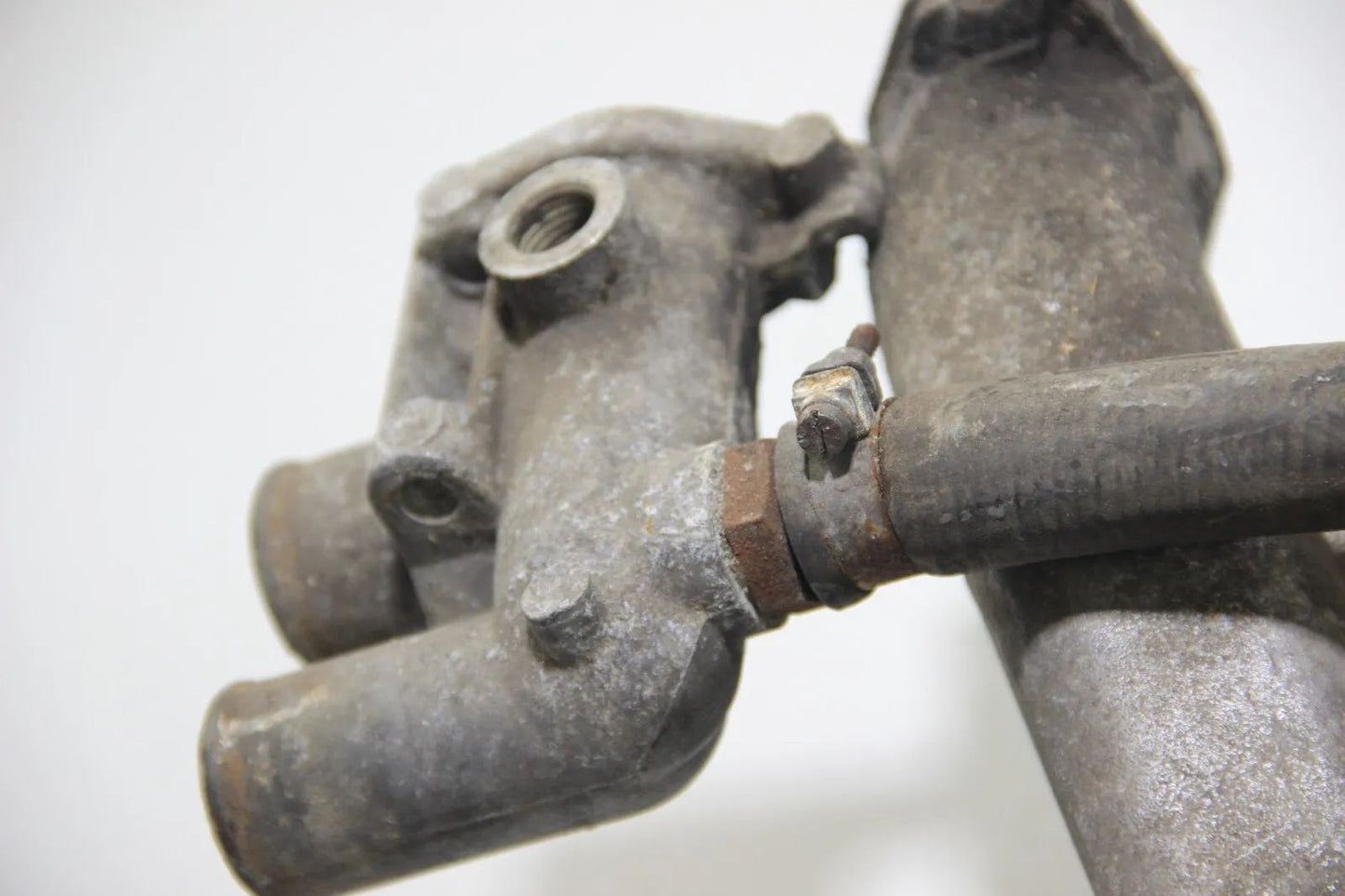 BMW M10 Oldtimer  Vergaser Ansaugbrücke Krümmer 4 ZYL 12507139