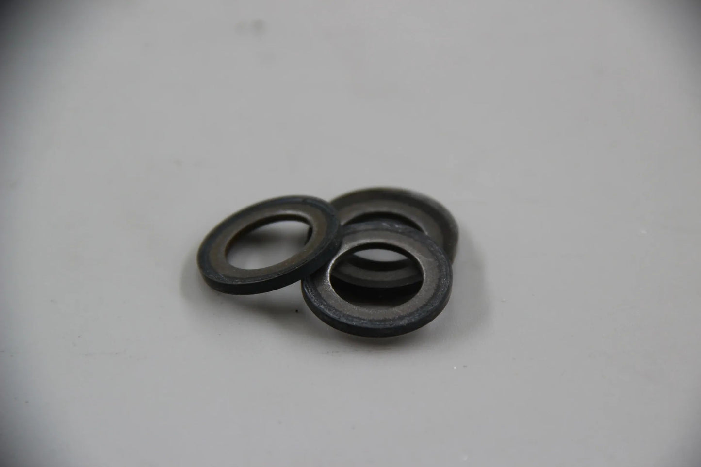 Original BMW E30 324d 324td E28 524d 524td E34 524td 4x Dichtscheibe 11121287213