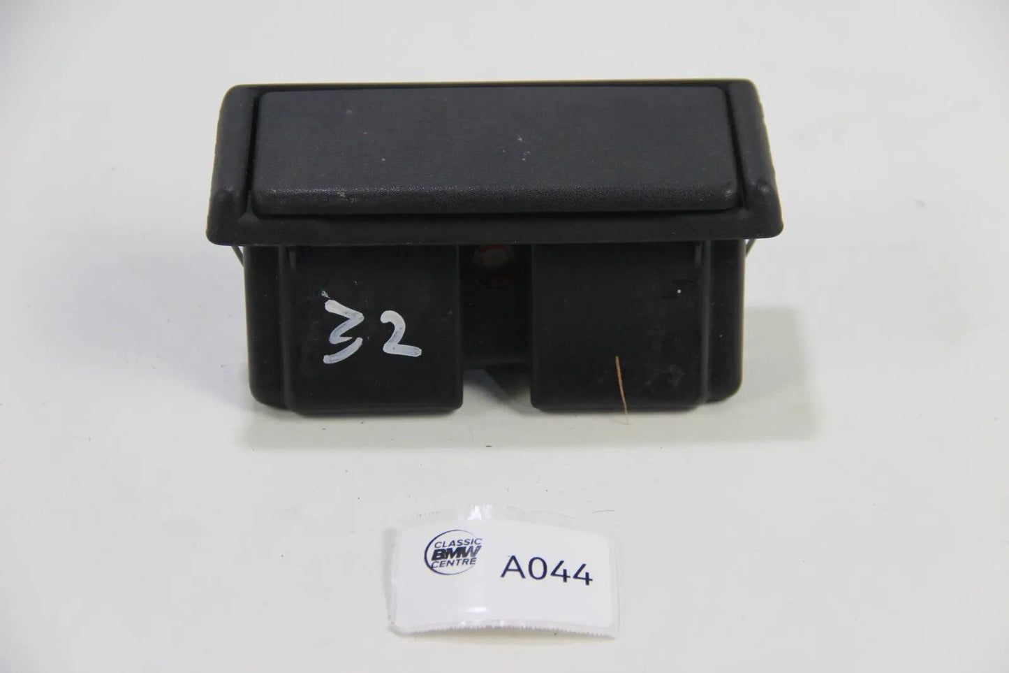 Original BMW E30 Aschenbecher hinten 51161904809 Ashtray Rear 3er M3 316i-325i