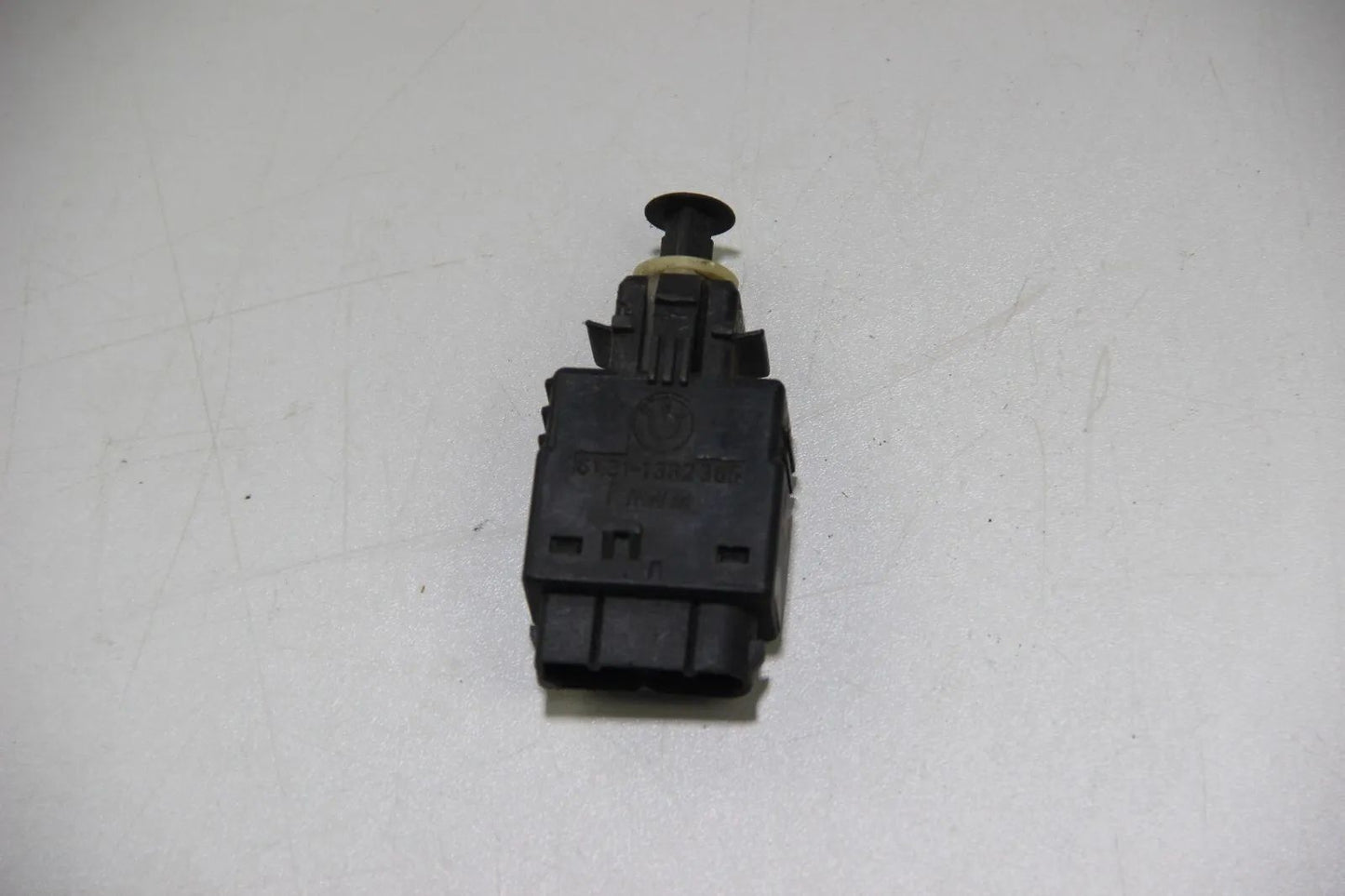 BMW E34 Bremslichtschalter Schlater Brake Light Switch 61311382385