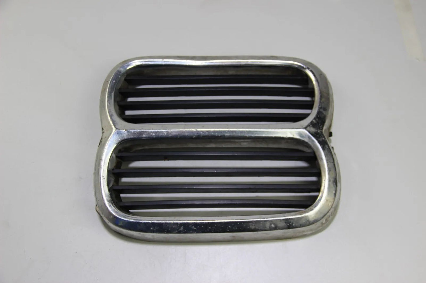 BMW E12 Ziergitter Mitte Niere Chrom 1817683 Grille Kidney