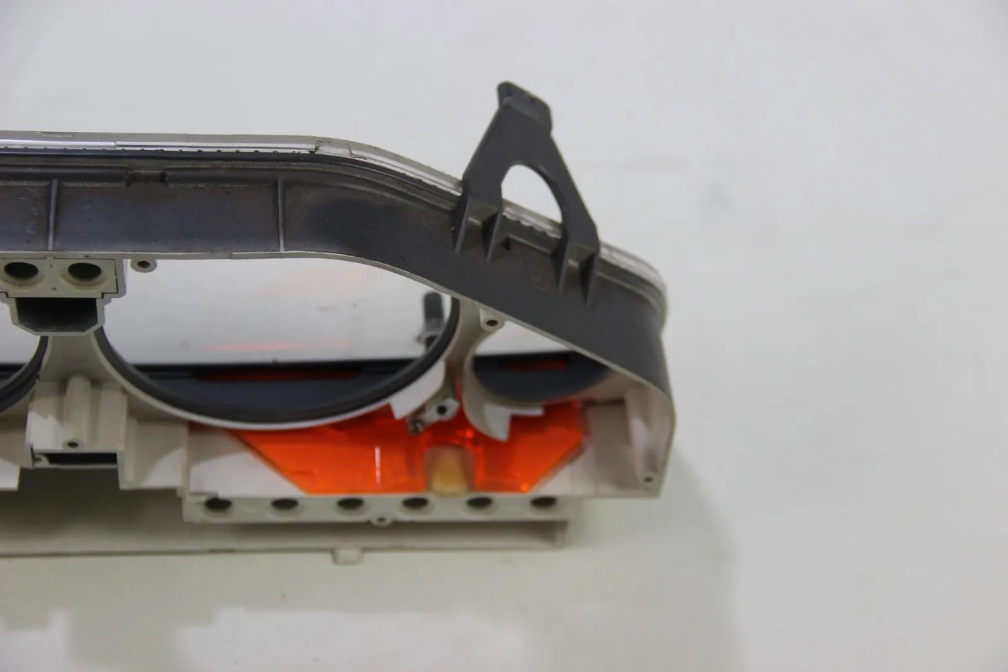 BMW E30 316i 318i Kombiinstrument Tacho Gehäuse für Tachos mit Quartz Uhr