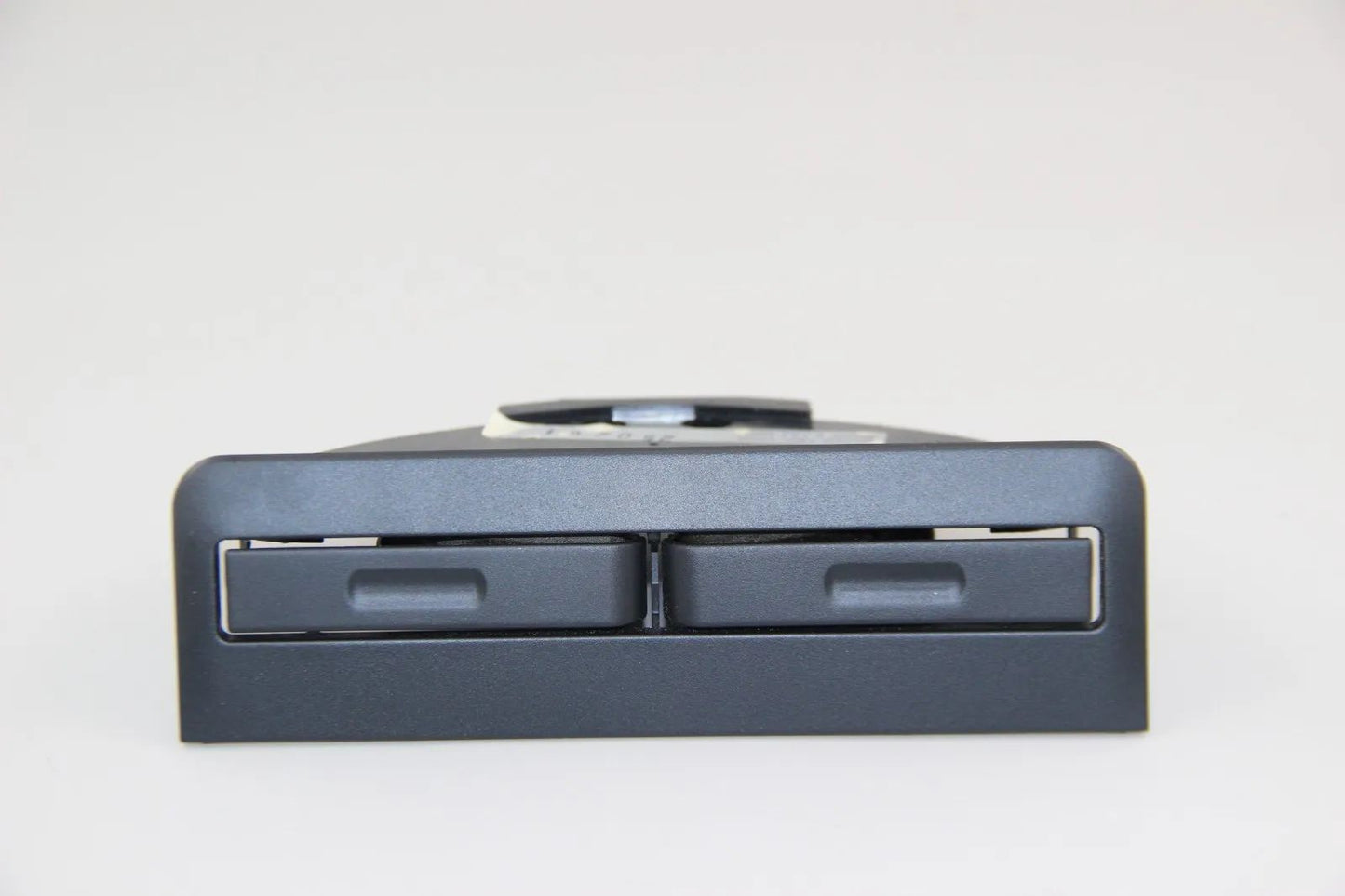 Original BMW E39 Limo/Touring  Getränkehalter hinten schwarz NOS  51168184520