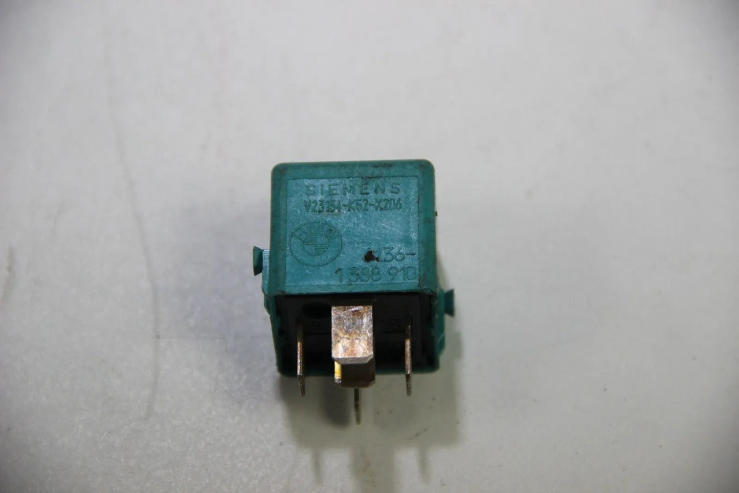 BMW E36 E34 E24 E32 E38 E31 Relais Relay Schliesser türkisblau 61361388910