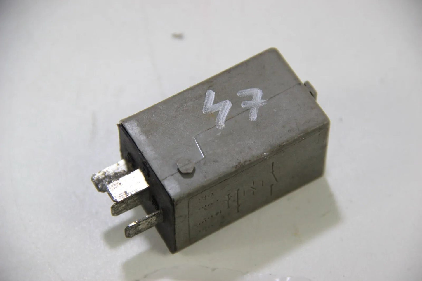 Original Bosch E32 E31 E34 Relais Niveauregulierung 0332512151 Oldtimer