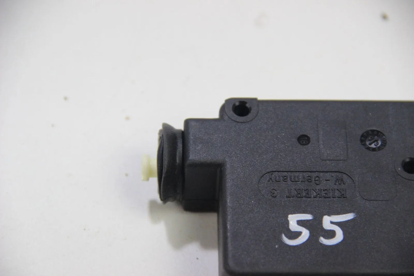 NEU BMW Original E34 Stellantrieb Heckklappe 67118351850 Zentralverriegelung