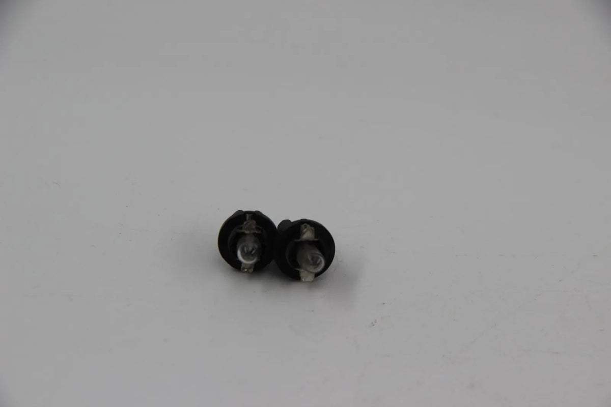 Original BMW E30 E28 E34 E24 E23 E32 Glühlampe 1,2W 2Stk. 62111368299