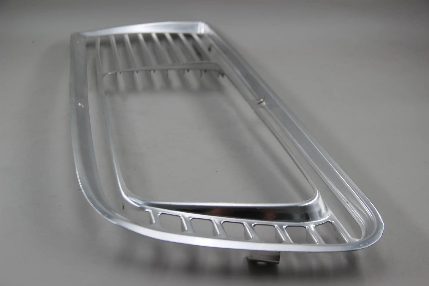 Original BMW NK 1800 2000 tilux Ziergitter rechts silber NOS NLA 51135780114