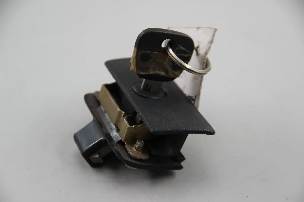 Original BMW E30 324d Verschluss mit Schlüssel Handschuhfach 51161853002
