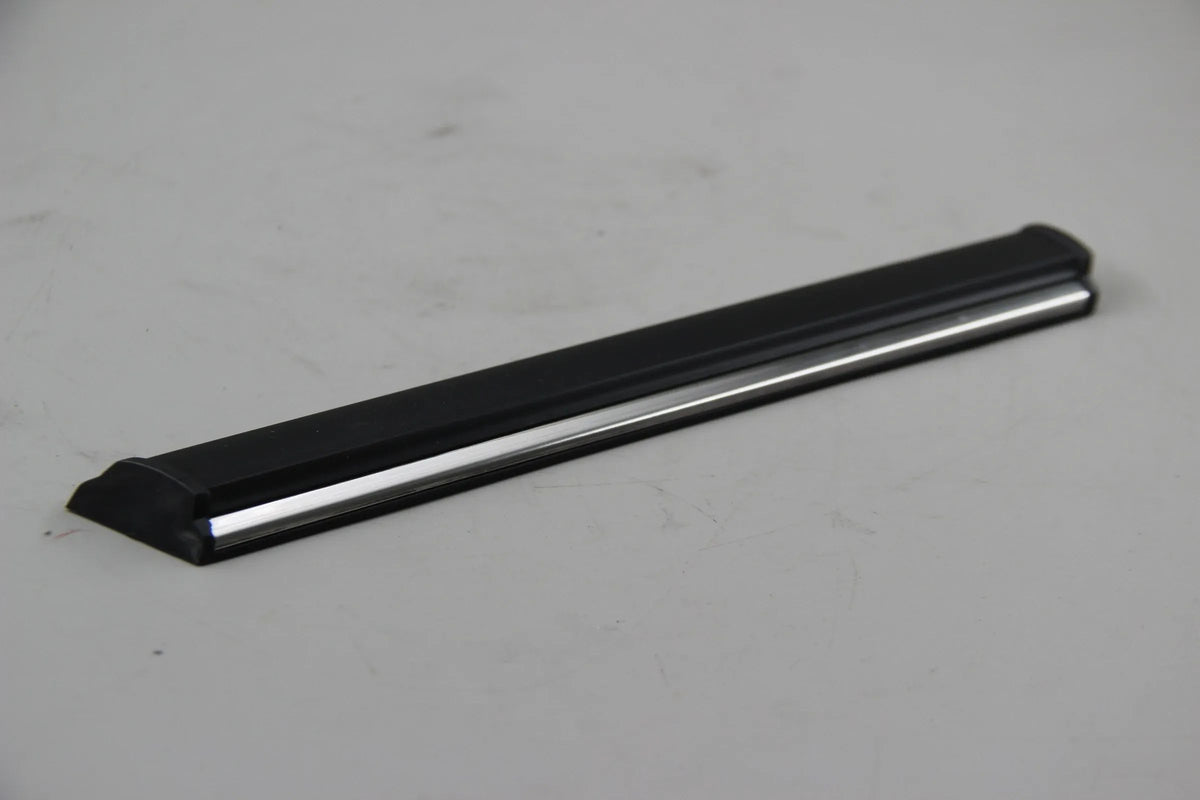 Original BMW E10 1502 2000 2002 Stossleiste Seitenwand vorn links 51131814685